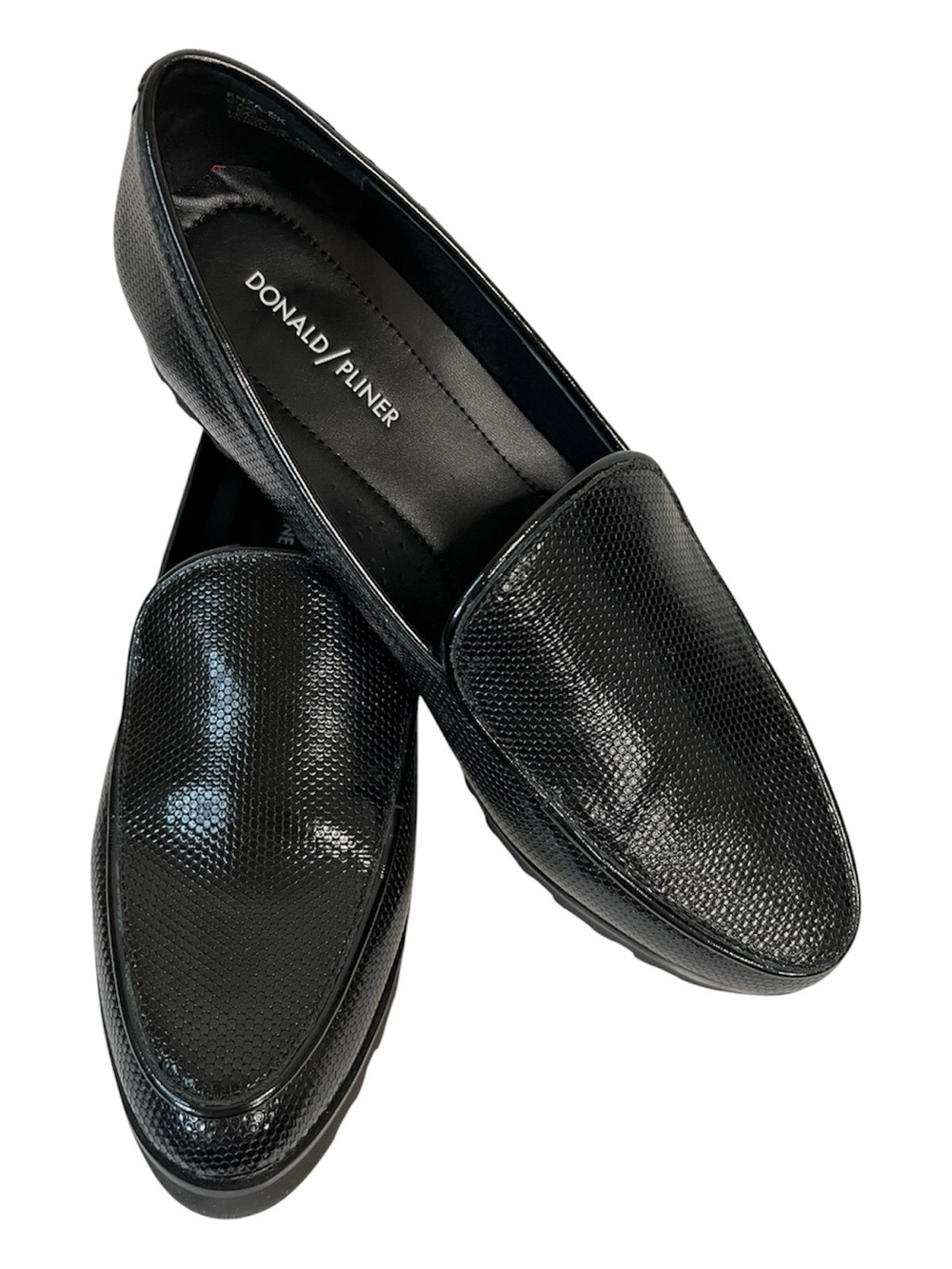 Donald J. Pliner NWOT Women Black  Textured Leather Loafers